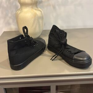 Unisex kids Epic Step High tops-NWOT